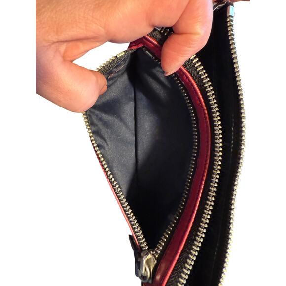 Coach Legacy 2 tone leather wristlet - Picture 3 of 7